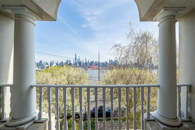 $5,000 | 41 Hamilton Avenue, Unit C, Weehawken, NJ 07086