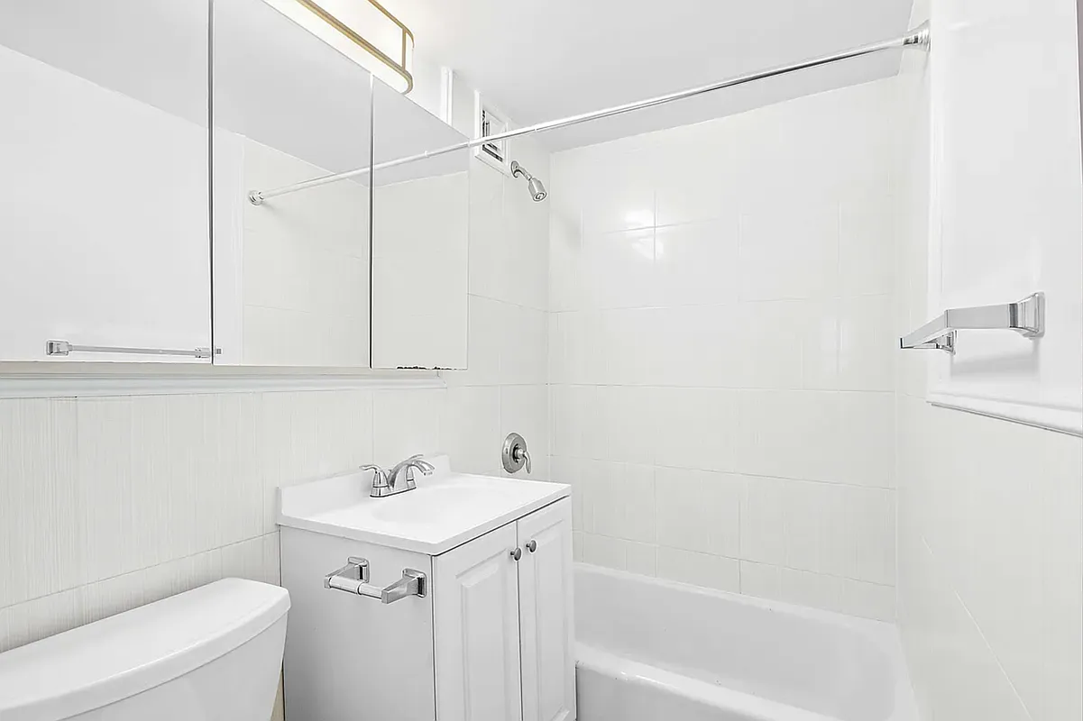 228 East 81st Street, Unit 1A Manhattan, NY 10028 - Photo 4 of 5