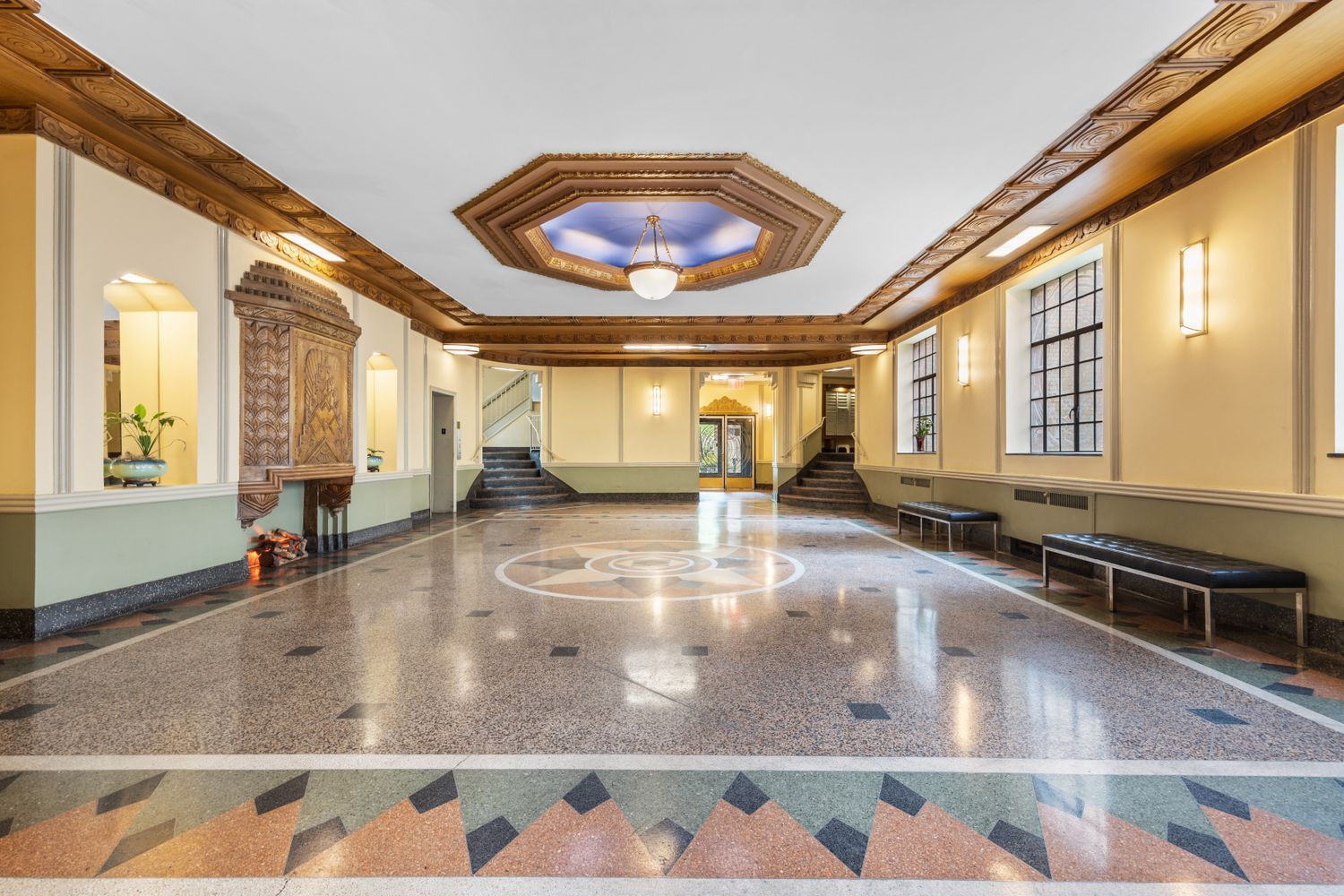 30 Ocean Parkway, Unit 5H Brooklyn, NY 11218 - Photo 13 of 17 a view of an entryway