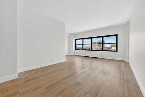 $675,000 | 160 West End Avenue, Unit 30M | Upper West Side
