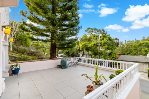 $3,000,000 | 616 Lakeview Way, Redwood City, CA 94062