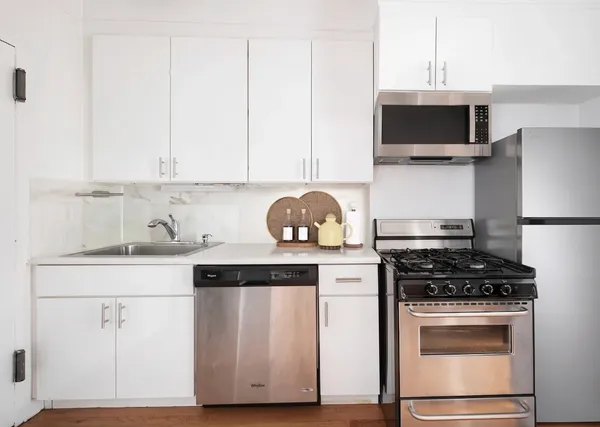 $5,995 | 90 Thompson Street, Unit C1 | SoHo