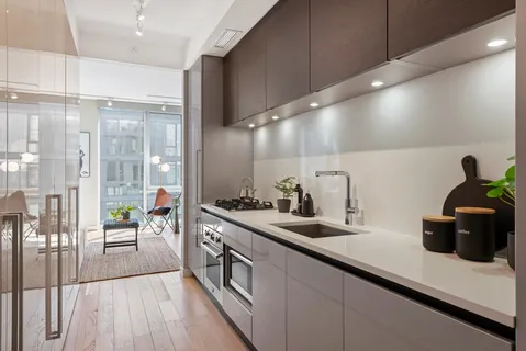 $735,000 | 540 West 49th Street, Unit 609N | Hell's Kitchen