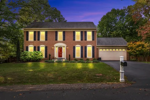 $1,100,000 | 11556 Southington Lane, Herndon, VA 20170