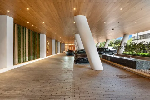$4,250,000 | 2678 Tigertail Avenue, Unit 1702, Miami, FL 33133