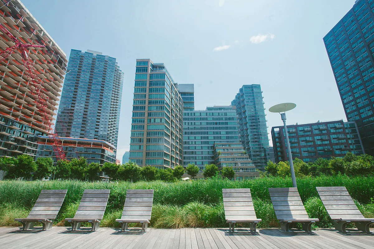 26-14 Jackson Avenue, Unit PHD Queens, NY 11101 - Photo 10 of 11 a view of a city with tall buildings