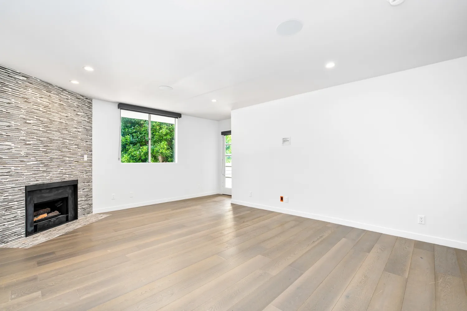 $1,025,000 | 1129 Larrabee Street, Unit 6, West Hollywood, CA 90069