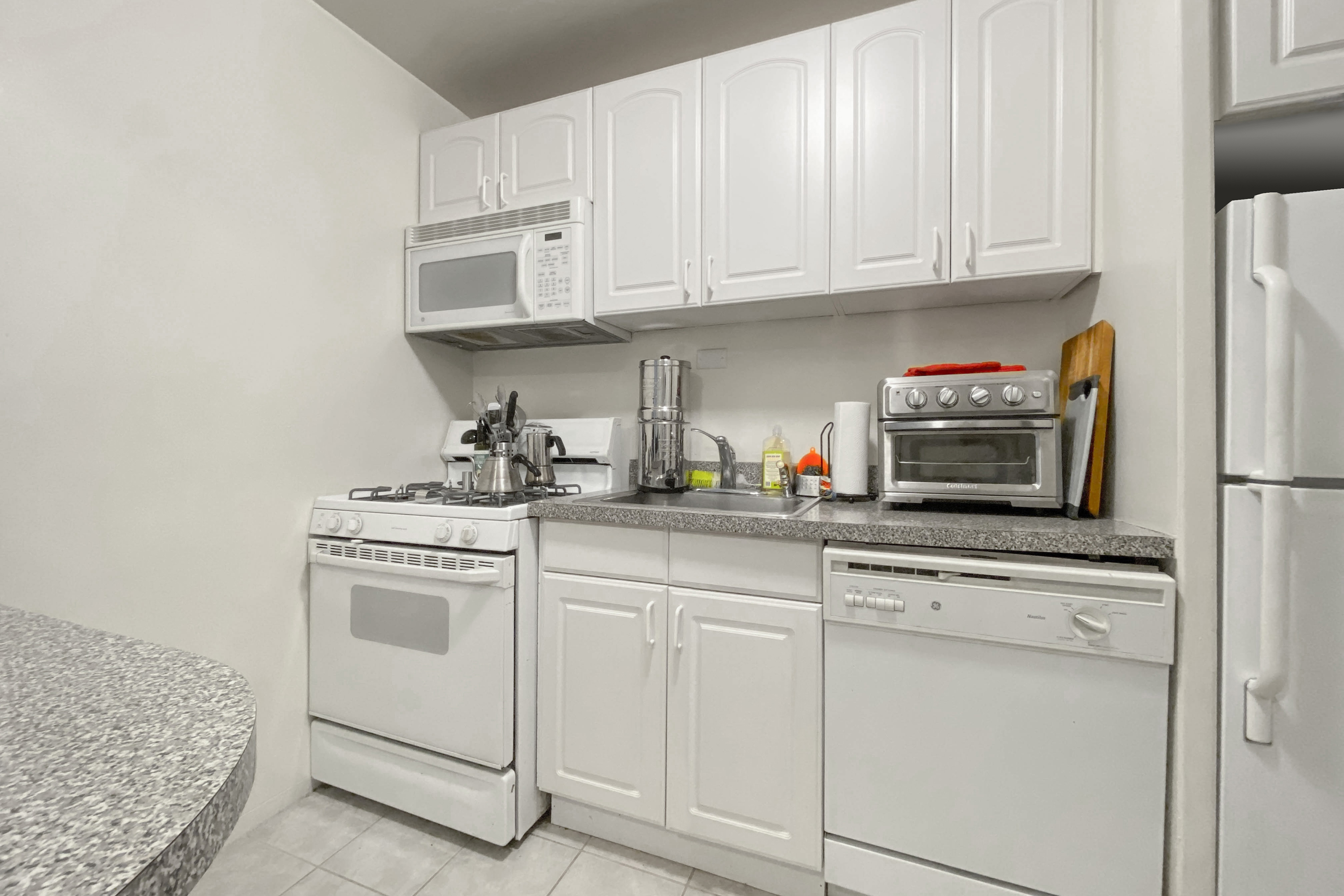 333 East 30th Street, Unit 4F Manhattan, NY 10016 - Photo 4 of 13