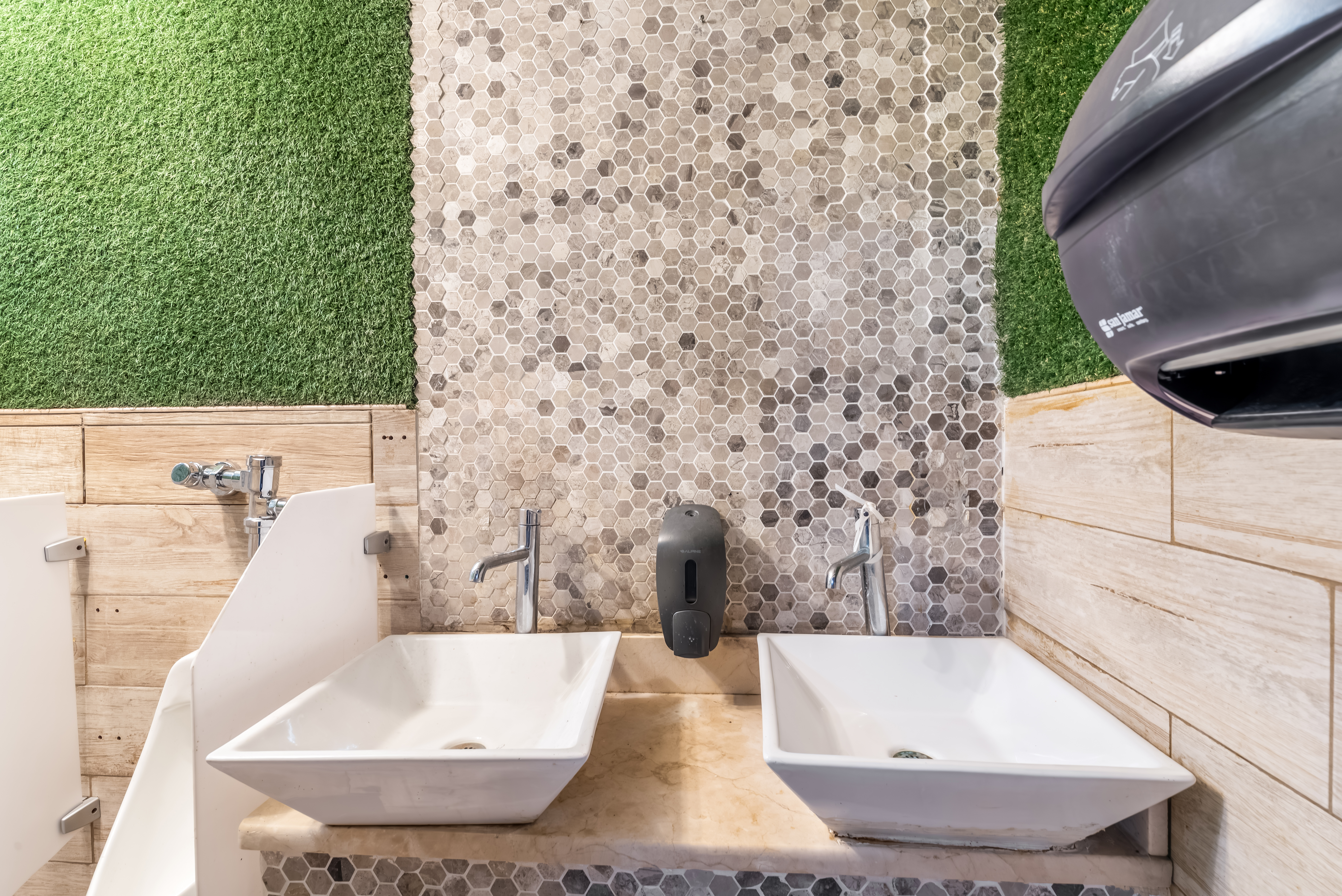 646 Newark Avenue, Unit COMMERCIAL Jersey City, NJ 07306 - Photo 21 of 35