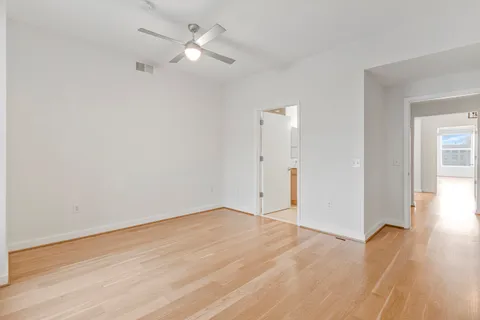 $1,350,000 | 675 E Street Northwest, Unit 900, Washington, DC 20004