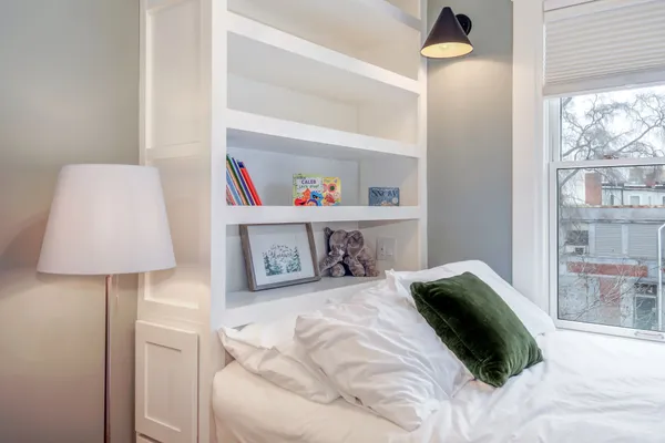 $1,300,000 | 935 15th Street Southeast, Washington, DC 20003