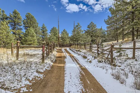 $1,800,000 | 584 Pikes Peak Drive, Florissant, CO 80816