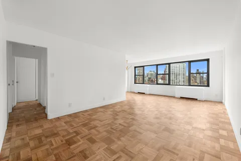 $1,050,000 | 360 East 72nd Street, Unit C2505 | Lenox Hill