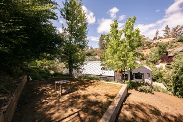 $2,550,000 | 28960 Crags Drive, Agoura Hills, CA 91301