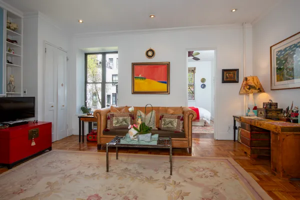 $749,000 | 123 West 80th Street, Unit 2R | Upper West Side