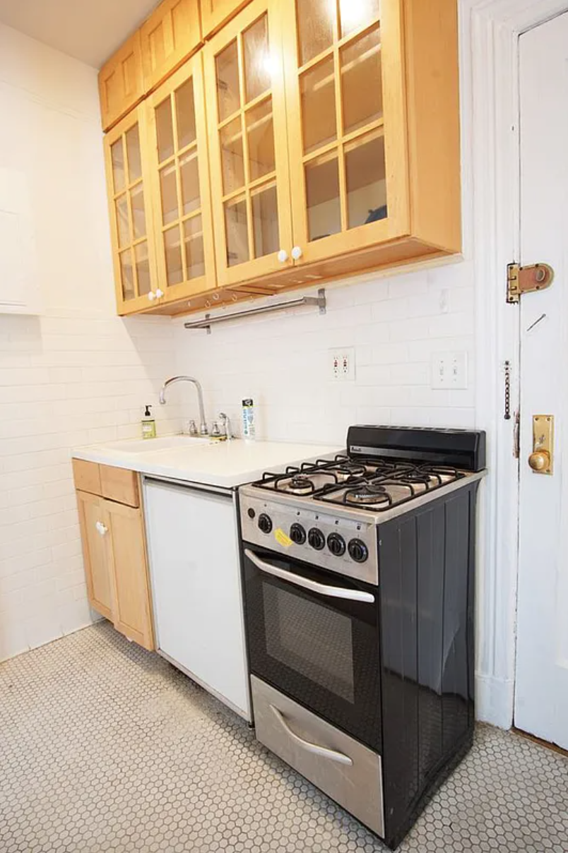 527 West 110th Street, Unit 1 Manhattan, NY 10025 - Photo 2 of 7