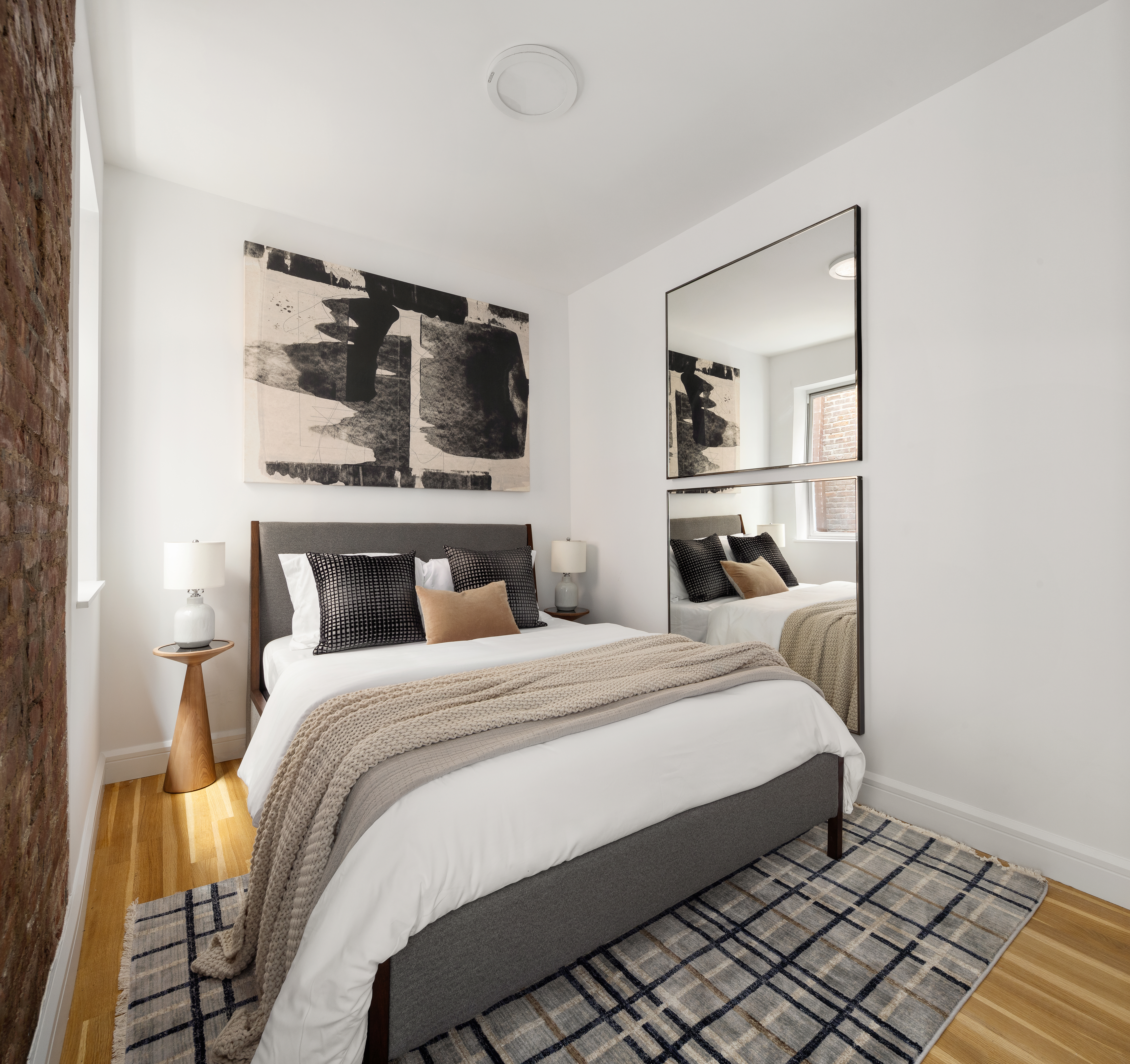 323 West 11th Street, Unit 4W Manhattan, NY 10014 - Photo 4 of 12