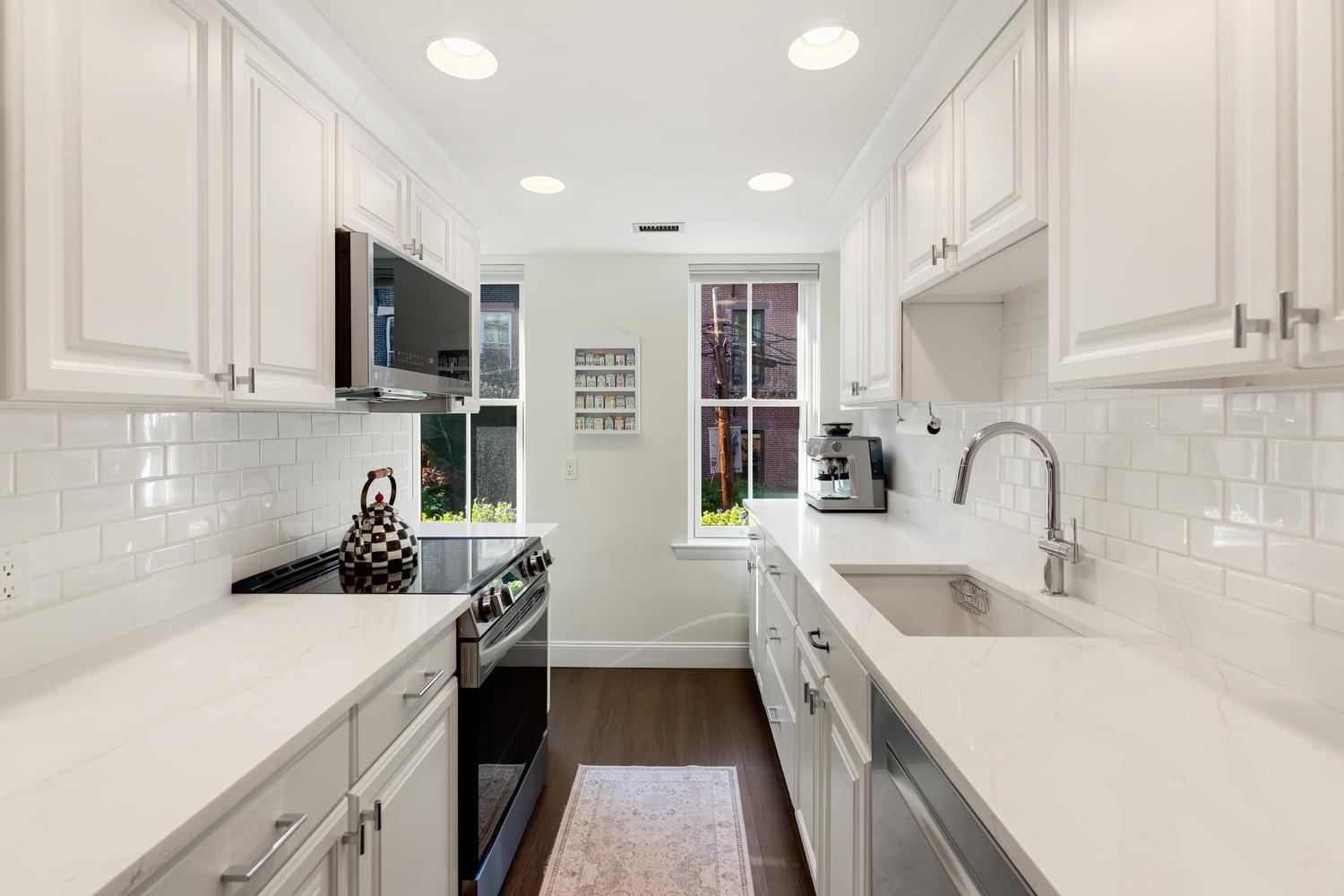 15 Lawrence Street, Unit 2 Boston, MA 02116 - Photo 11 of 34