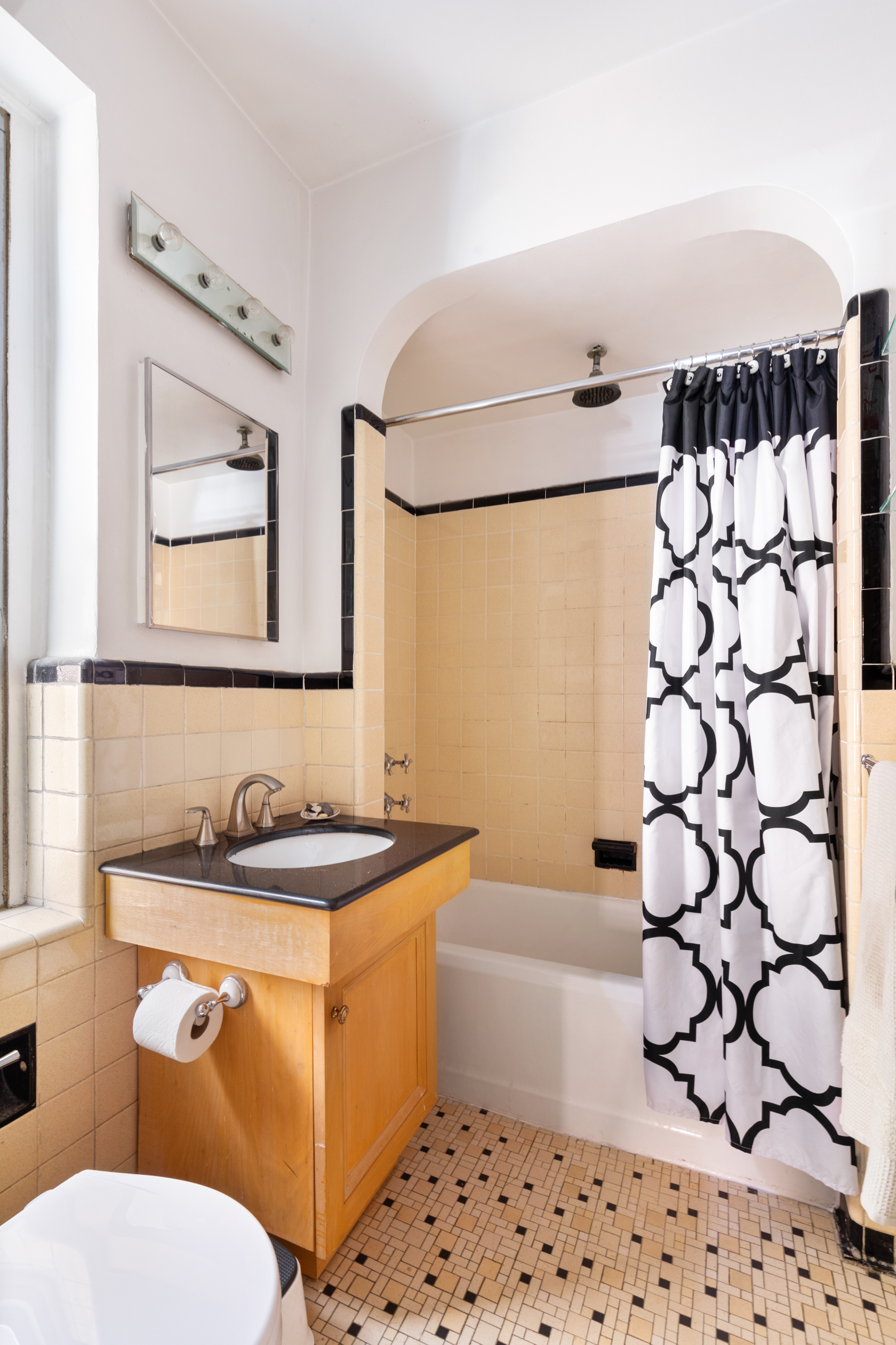 4445 Post Road, Unit 6K Bronx, NY 10471 - Photo 8 of 14