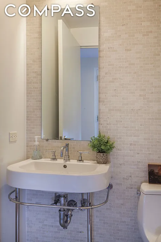 255 Hudson Street, Unit 10D Manhattan, NY 10013 - Photo 6 of 10