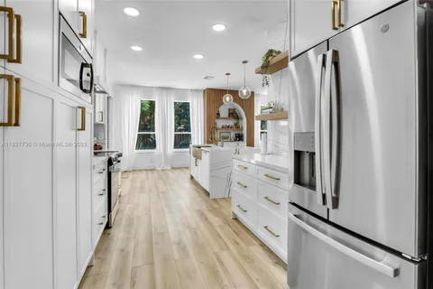 $1,100,000 | 10777 Charleston Place, Cooper City, FL 33026
