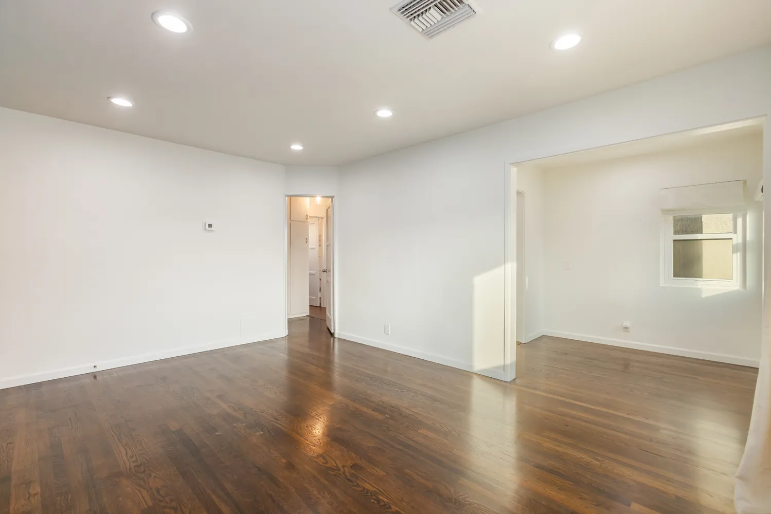 $1,499,999 | 811 East Nutwood Street, Inglewood, CA 90301