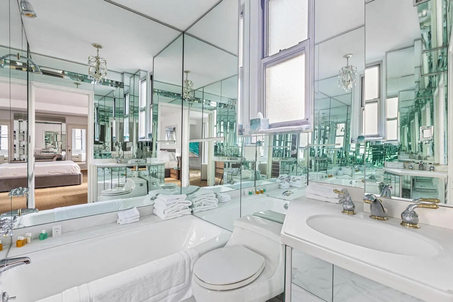 $25,000 | 111 East 56th Street, Unit 2100 | Midtown East