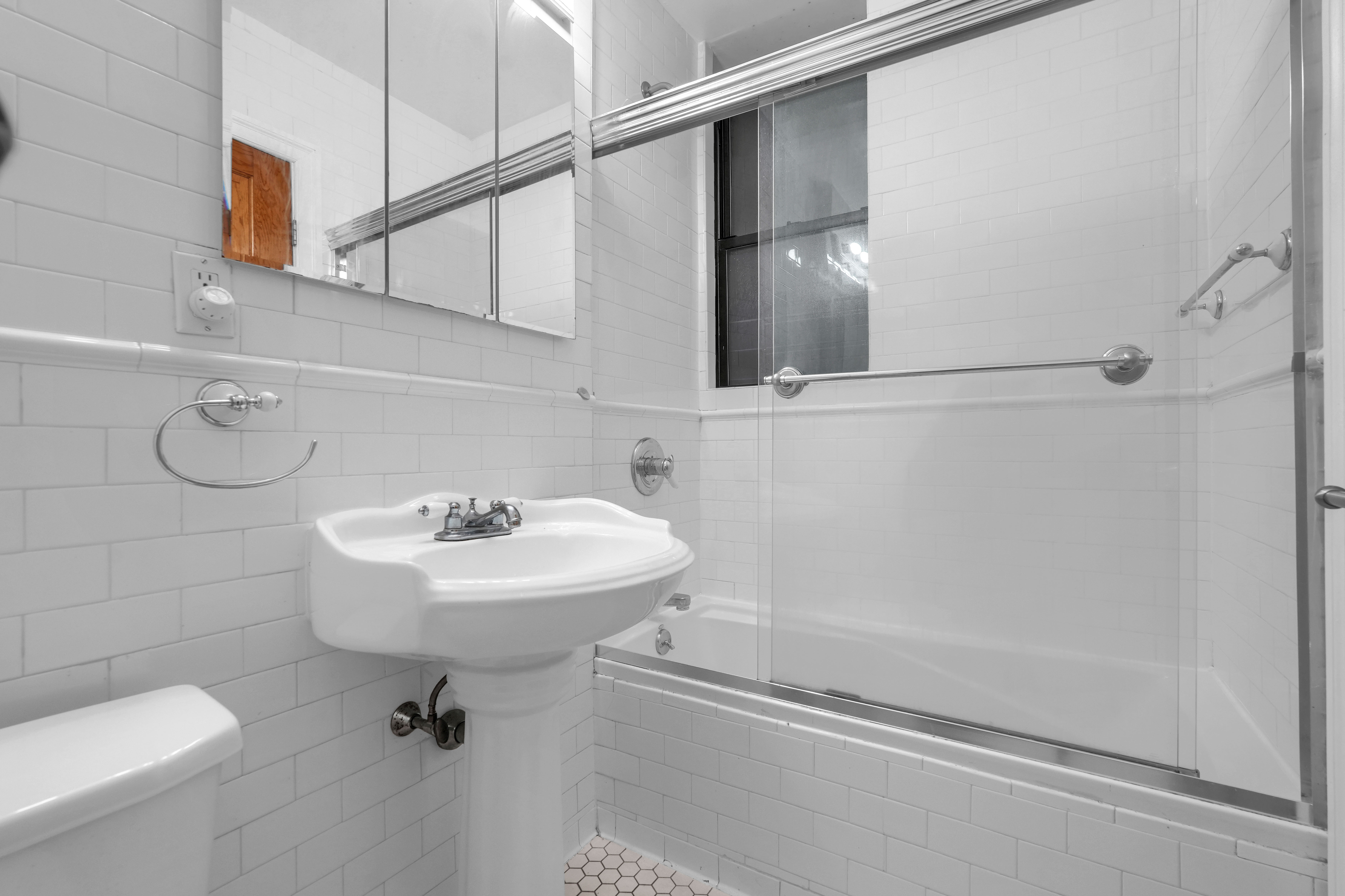 100 West 119th Street, Unit 3A Manhattan, NY 10026 - Photo 18 of 44