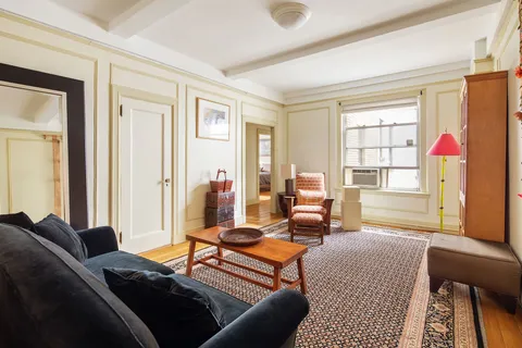 $650,000 | 150 East 49th Street, Unit 9E | Midtown East
