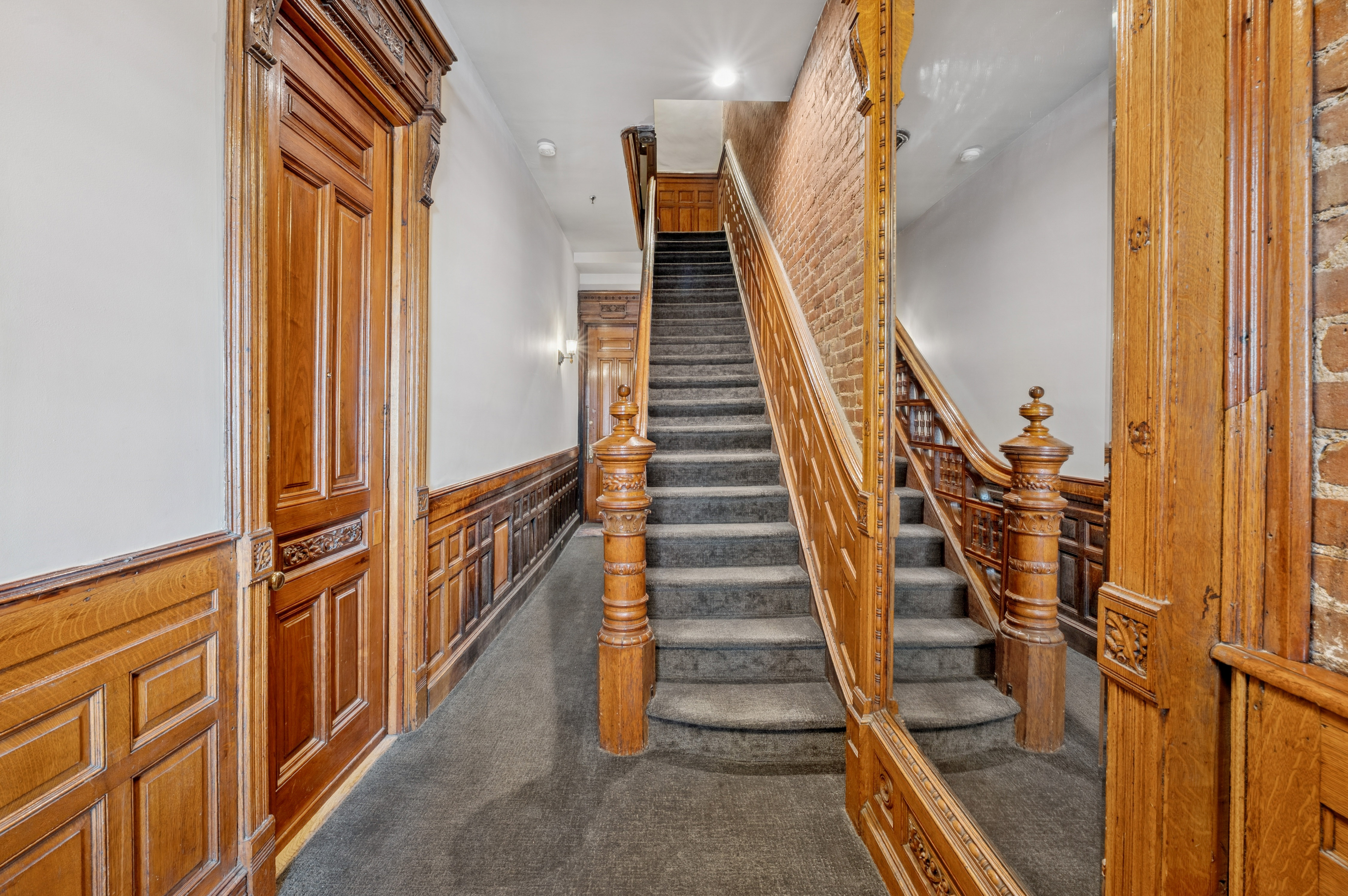 118 West 81st Street, Unit G Manhattan, NY 10024 - Photo 15 of 18 a view of an entryway