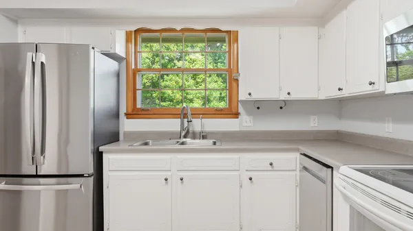 $379,000 | Des Moines Drive, Hermitage, TN 37076