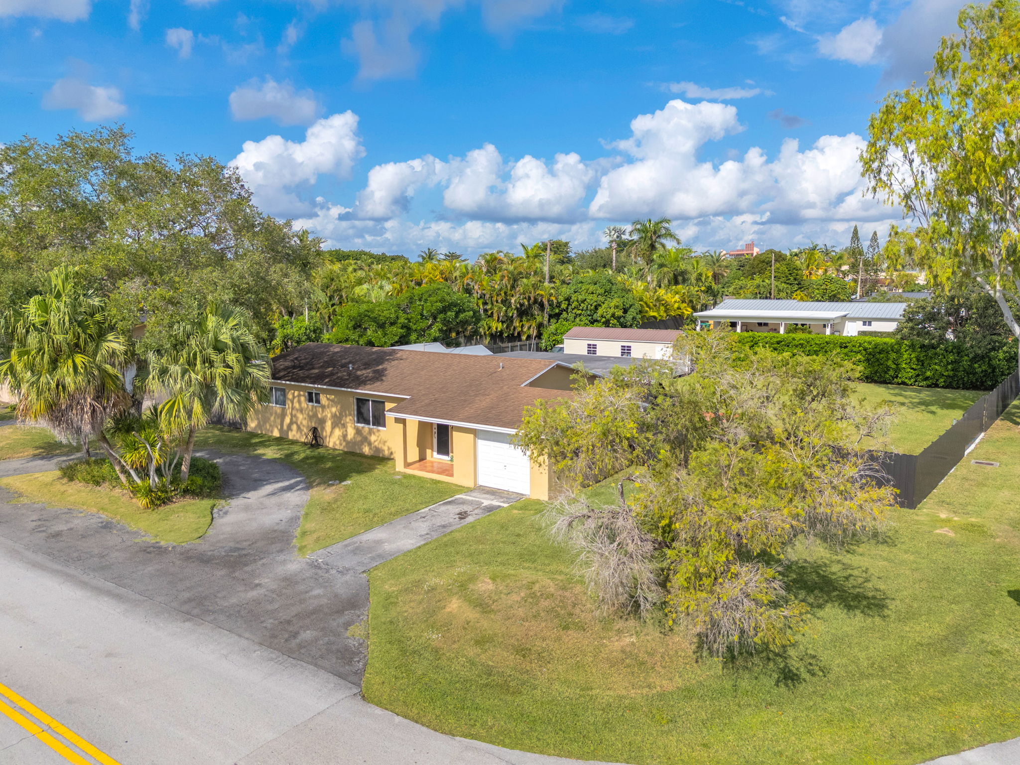 10901 Southwest 116th Street Miami, FL 33176 - Photo 7 of 8