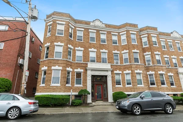 $3,150 | 233 Kelton Street, Unit 9, Allston, MA 02134