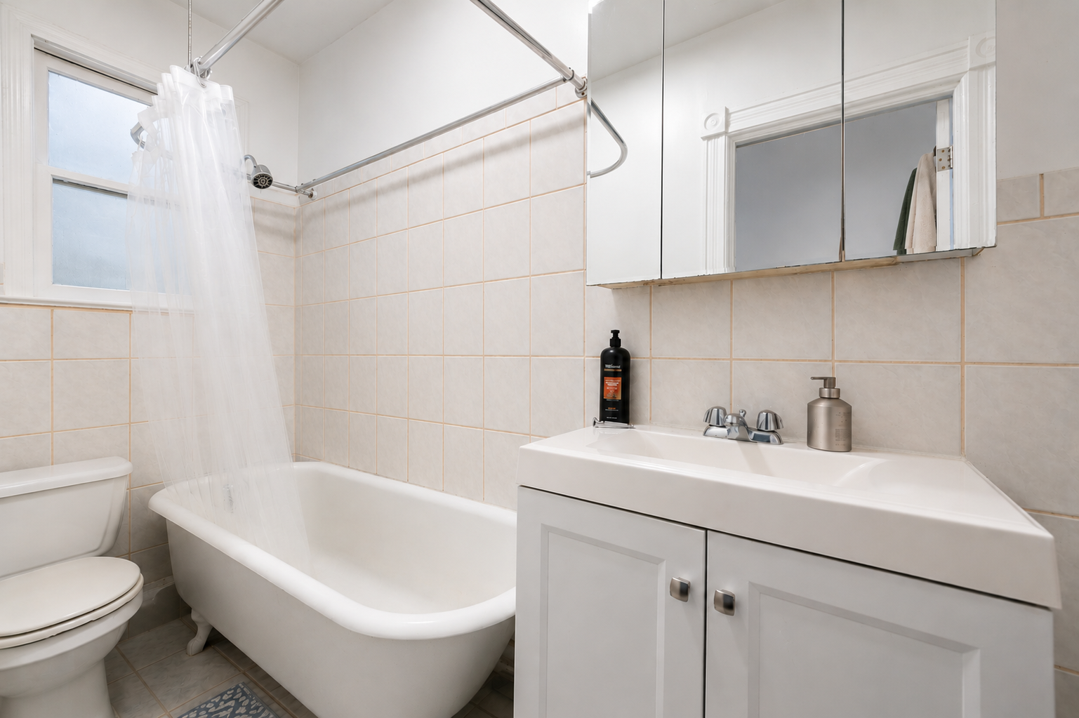 10 St Johns Road Queens, NY 11385 - Photo 8 of 18 Gallery Image 8