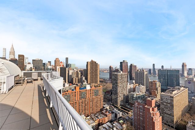 $1,370,000 | 200 East 32nd Street, Unit 21E | Kips Bay