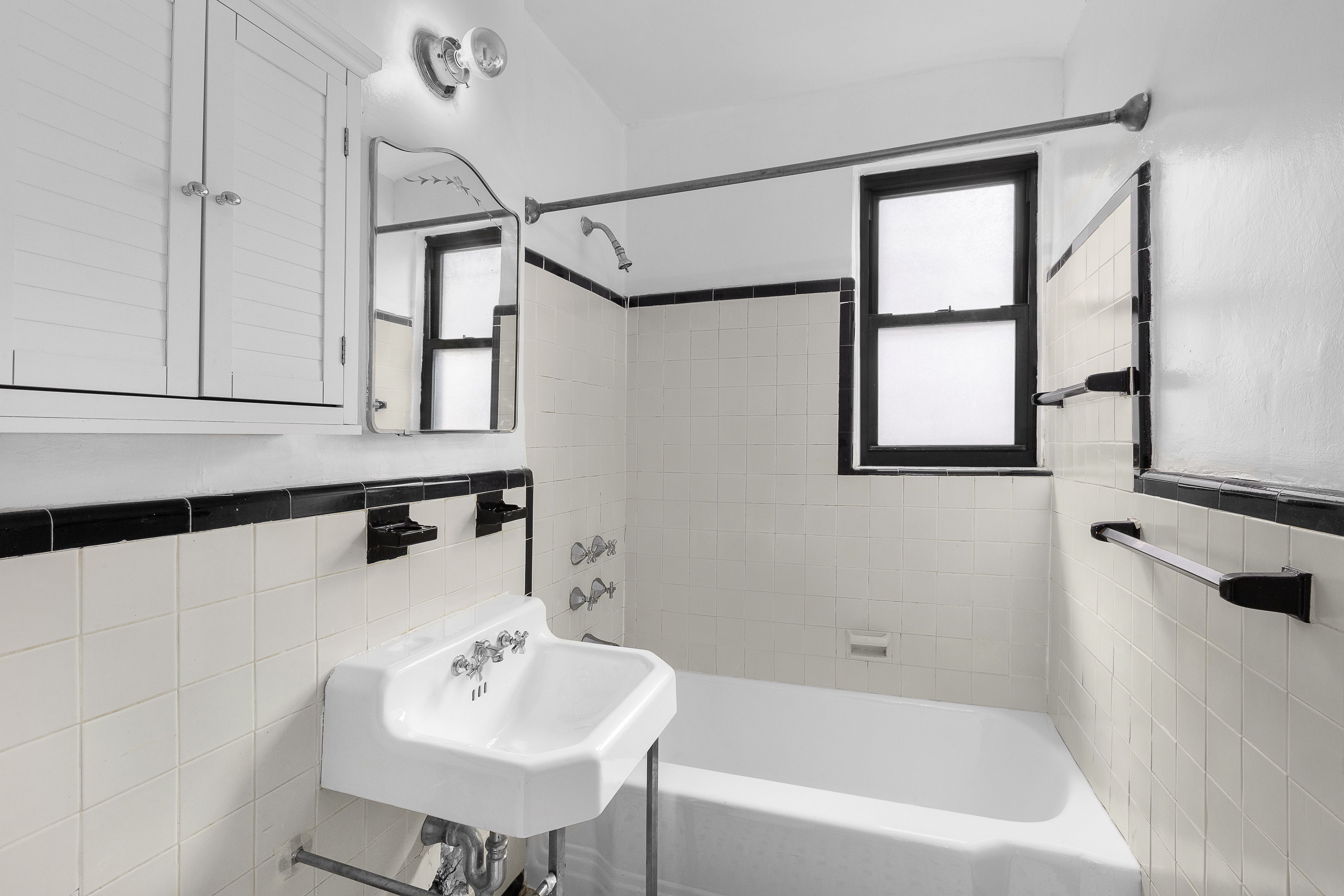 50-54 East 8th Street, Unit 4I Manhattan, NY 10003 - Photo 5 of 6
