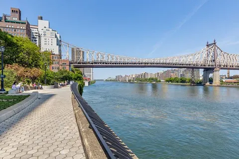 $1,285,000 | 25 Sutton Place South, Unit 16B | Sutton Place
