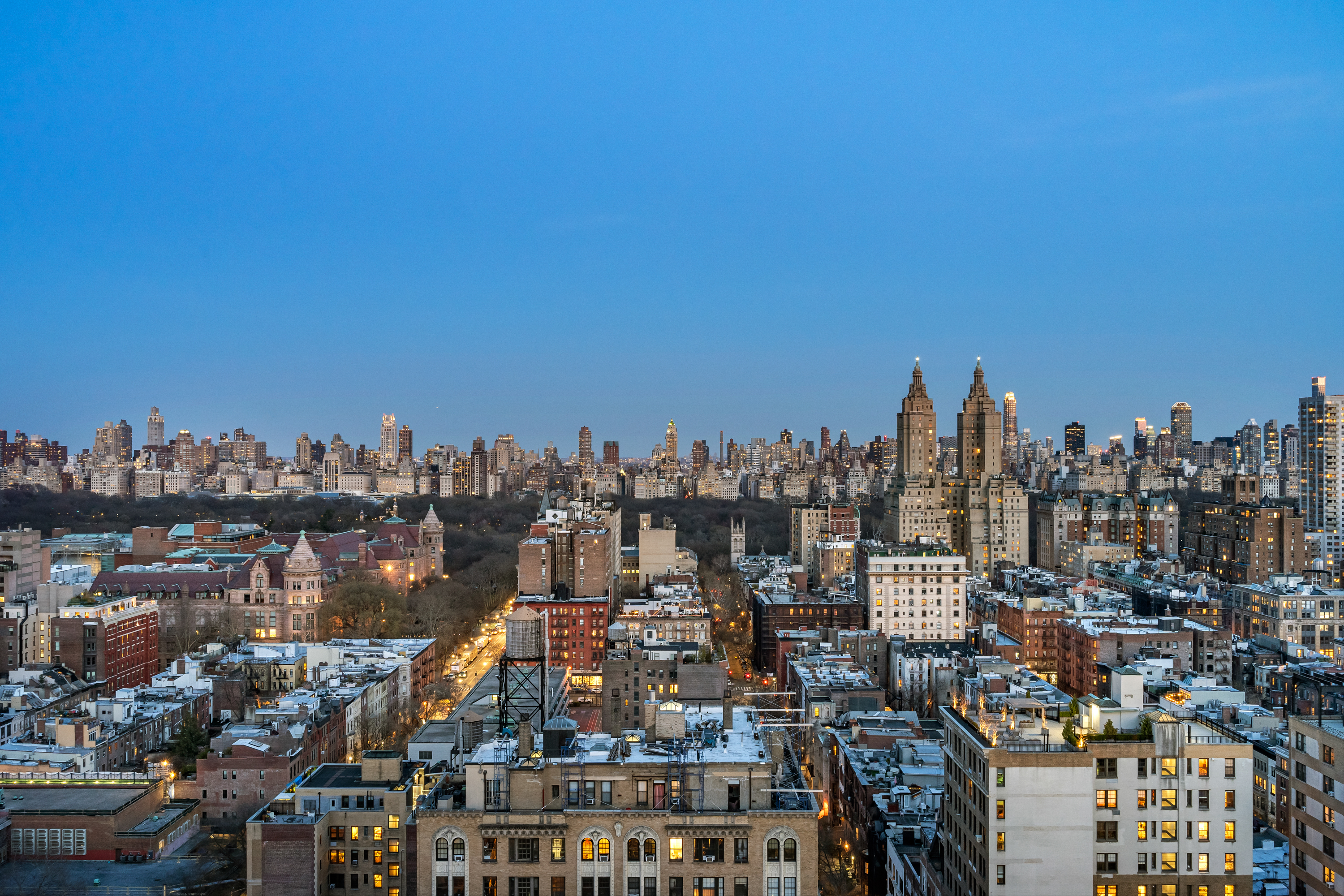 2166 Broadway, Unit PH Manhattan, NY 10024 - Photo 36 of 37 a view of a city