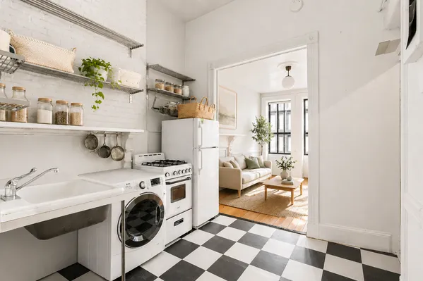 $4,395 | 20 Renwick Street, Unit 12 | Hudson Square