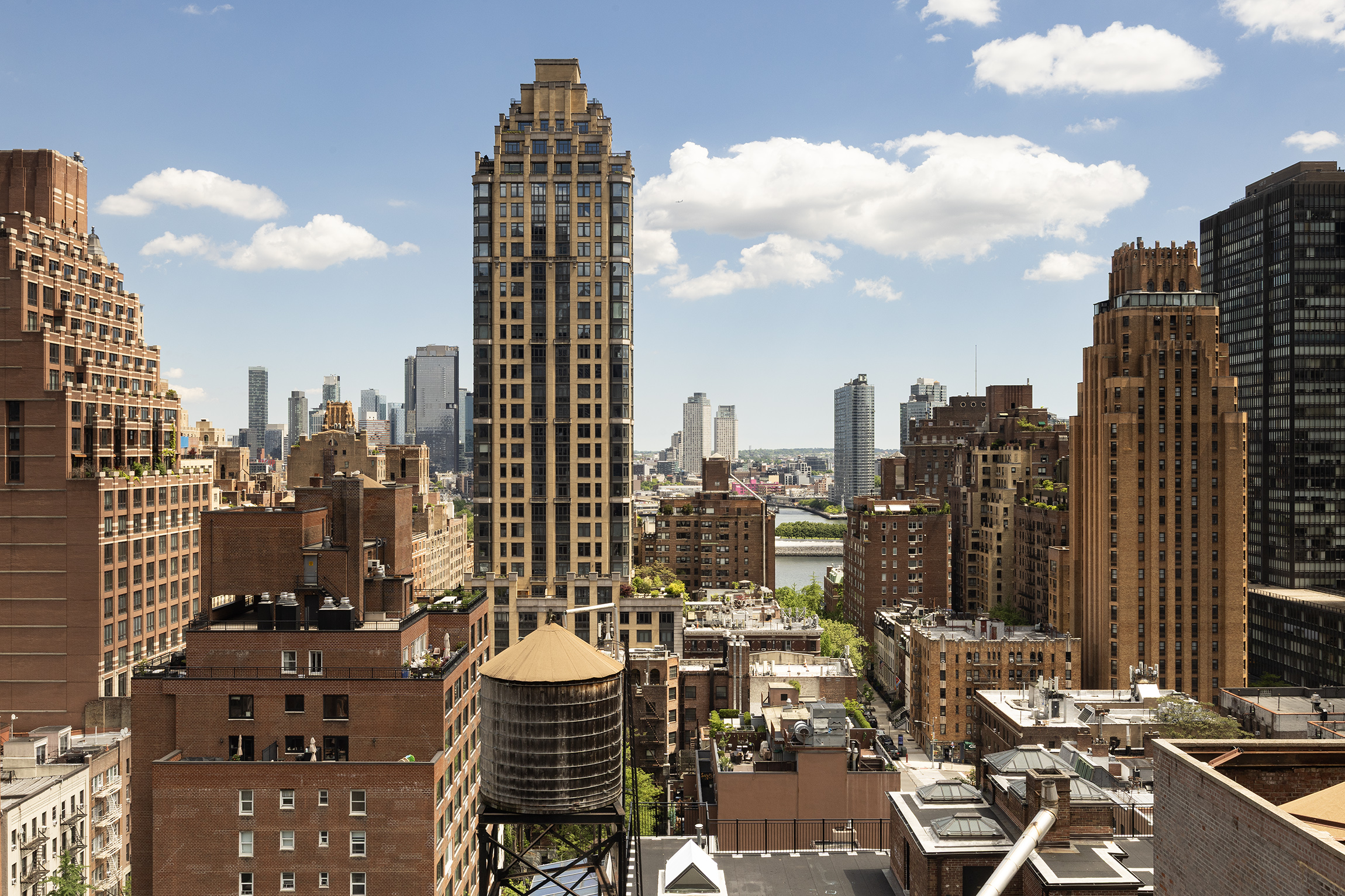 301 East 50th Street, Unit 16B Manhattan, NY 10022 - Photo 12 of 15 a picture of city view