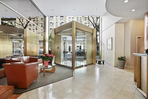 $2,550,000 | 130 West 79th Street, Unit 17A | Upper West Side