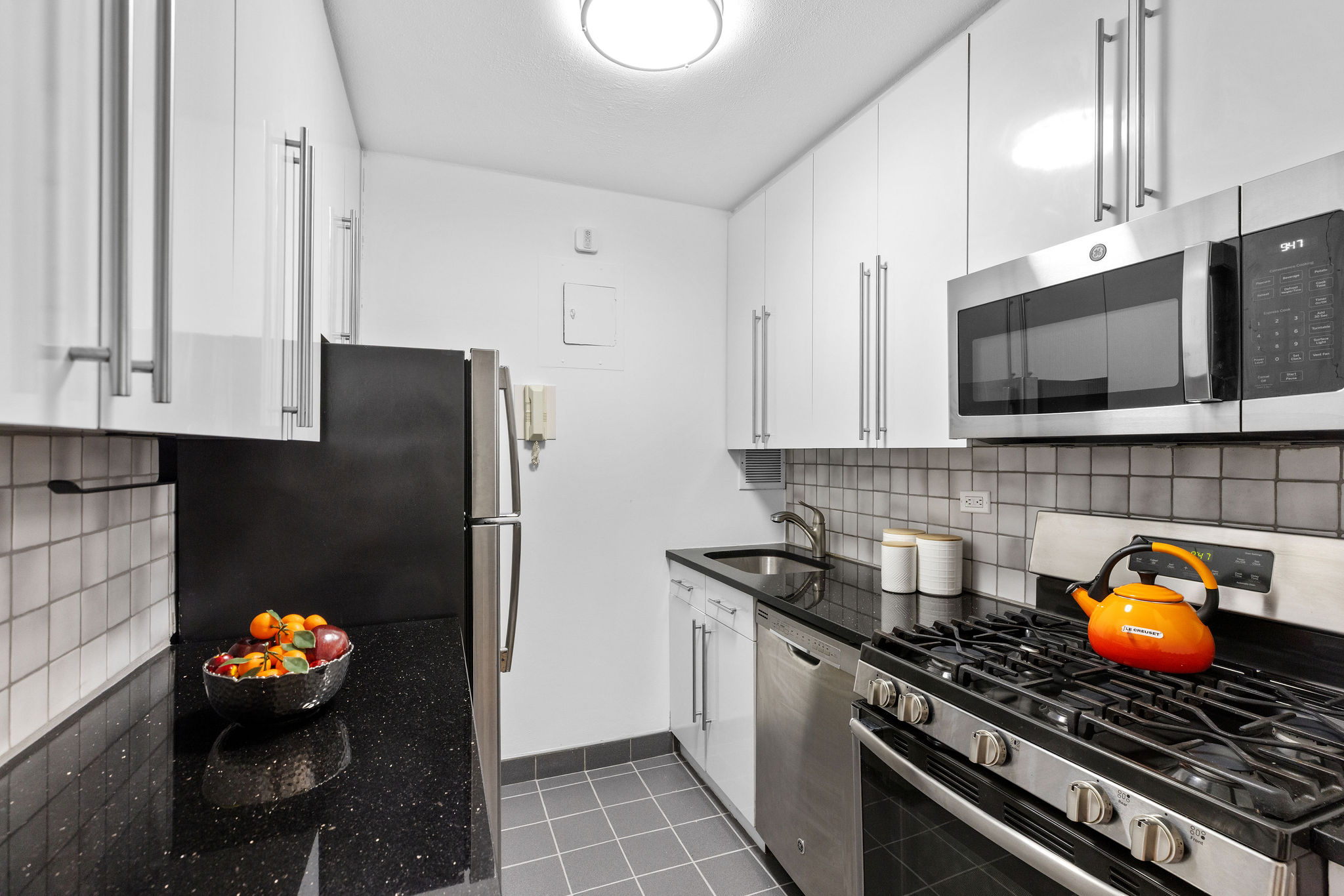 2025 Broadway, Unit 5A Manhattan, NY 10023 - Photo 4 of 15 Gallery Image 4