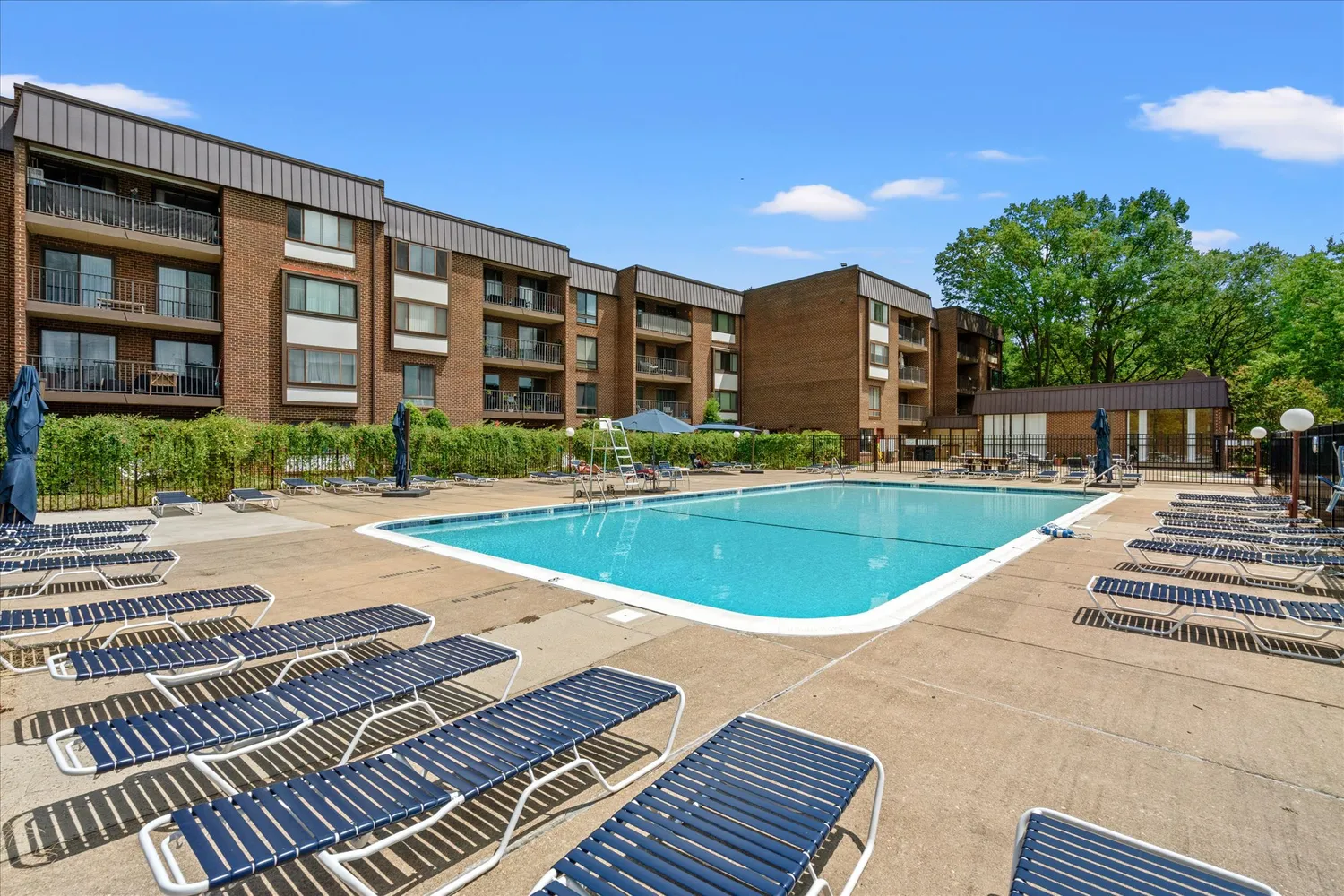 $349,000 | 132 Roberts Lane, Unit 303, Alexandria, VA 22314