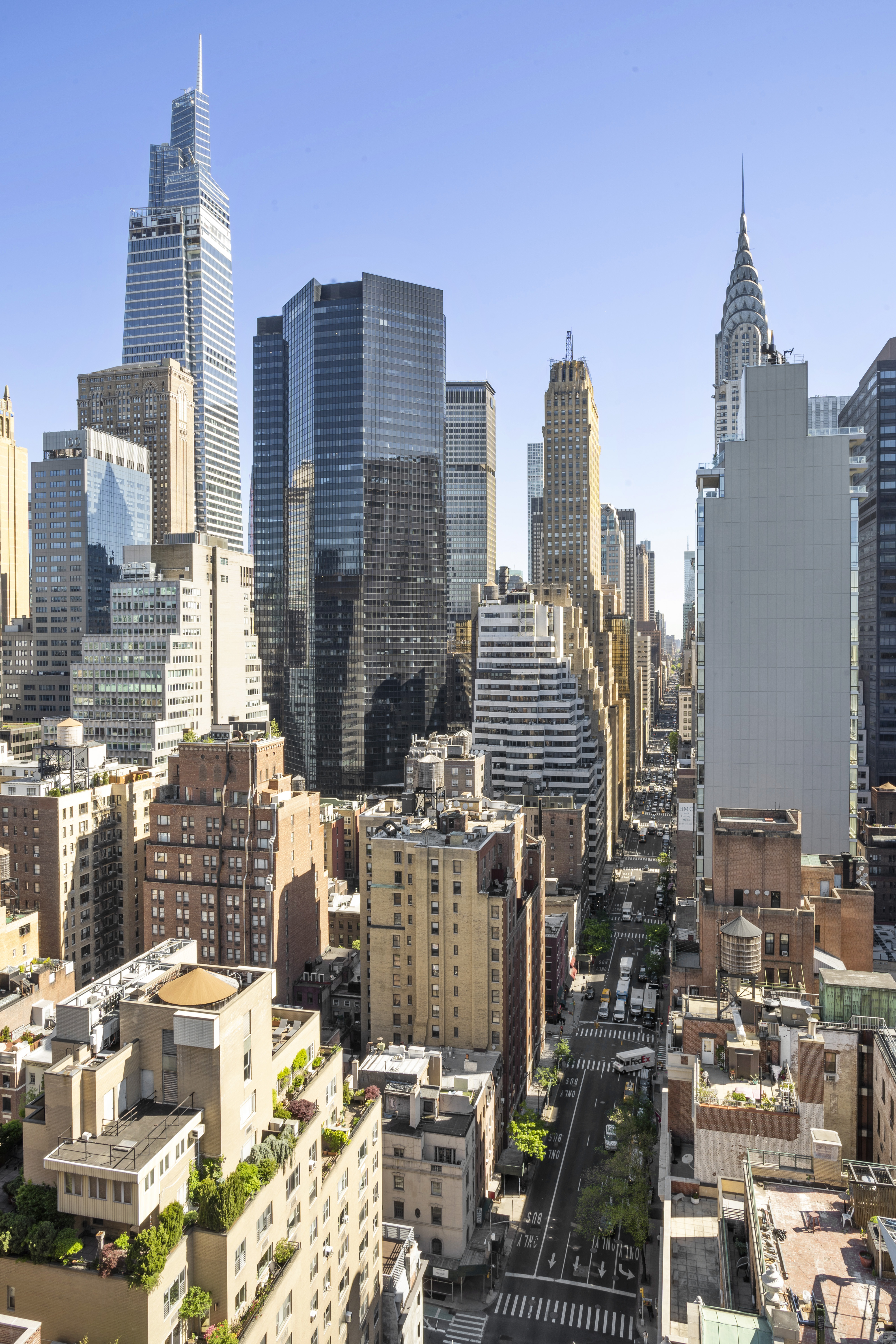 137 East 36th Street, Unit 21F Manhattan, NY 10016 - Photo 17 of 18 a view of city with tall buildings