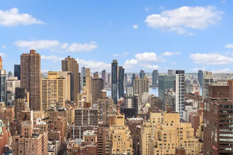 $2,095,000 | 400 5th Avenue, Unit 37C | Midtown South