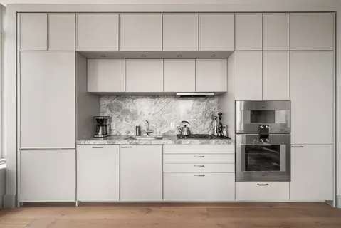 $1,995,000 | 1059 3rd Avenue, Unit 18B | Lenox Hill