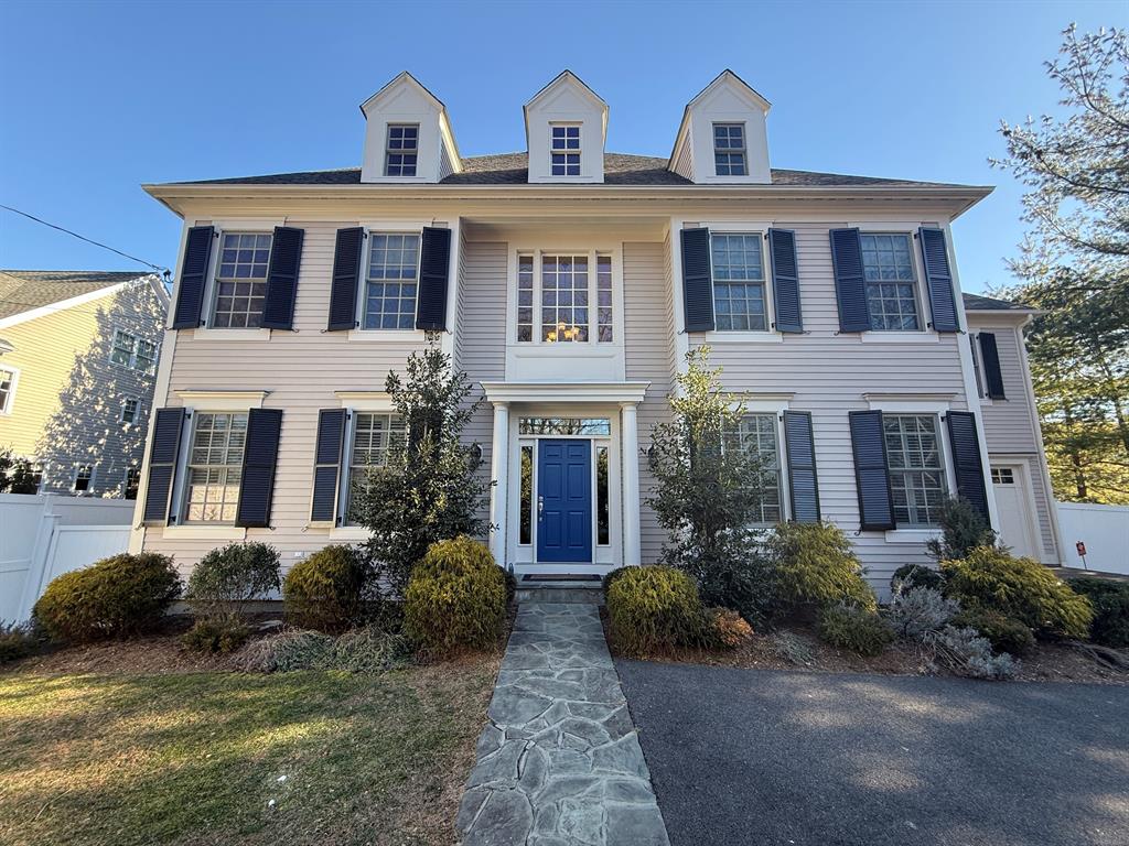 59 Crescent Road Westport, CT 06880 - Photo 3 of 23