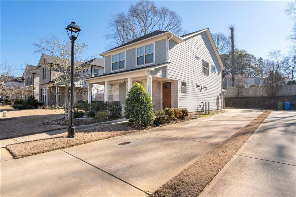 969 Rittenhouse Way Southeast Atlanta, GA 30315 - Photo 2 of 5 Gallery Image 2