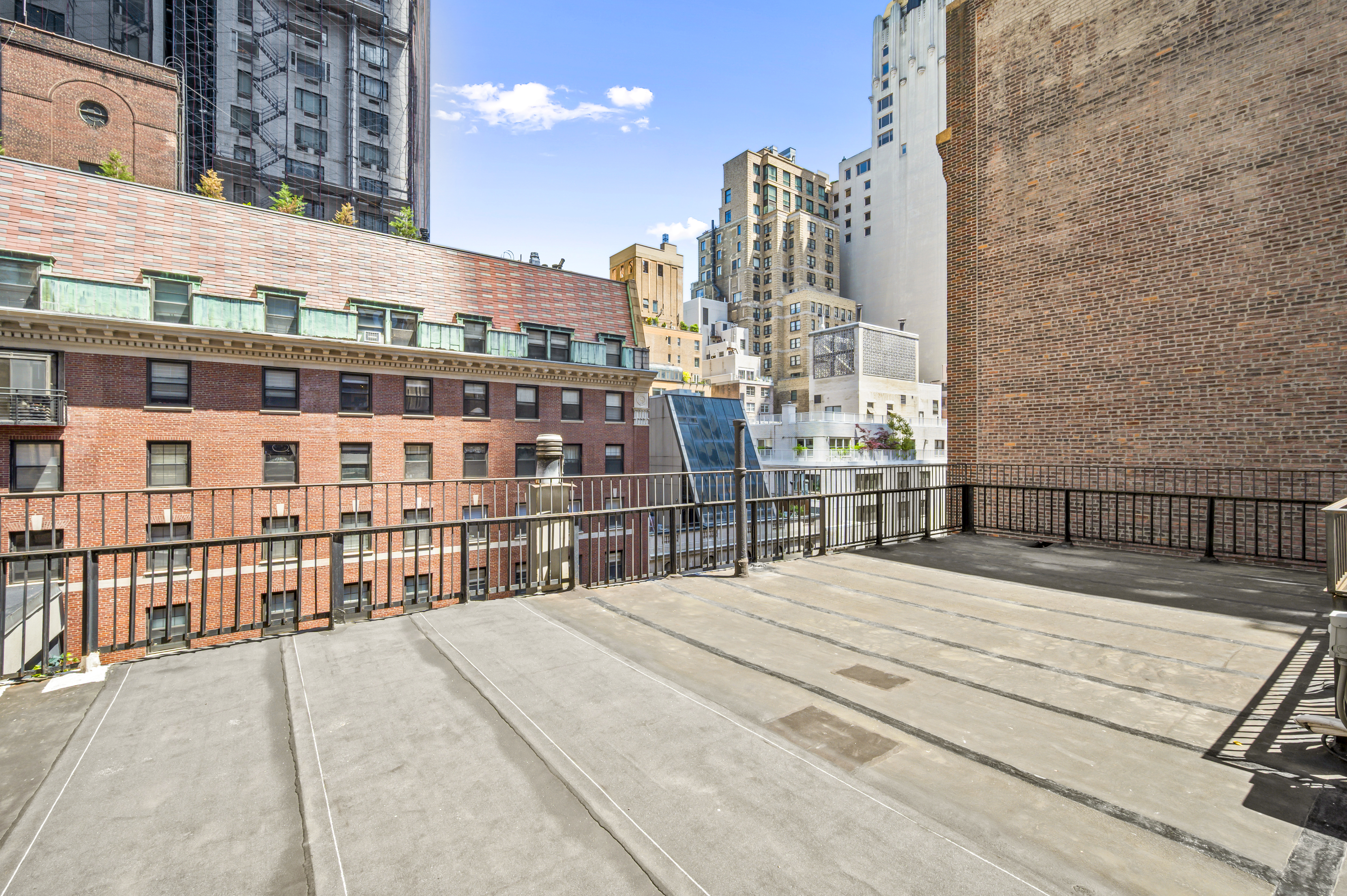 140 West 58th Street, Unit PHA Manhattan, NY 10019 - Photo 12 of 13