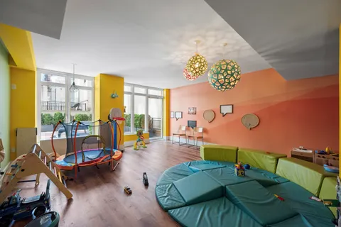 $2,100,000 | 205 East 85th Street, Unit 15J | Upper East Side